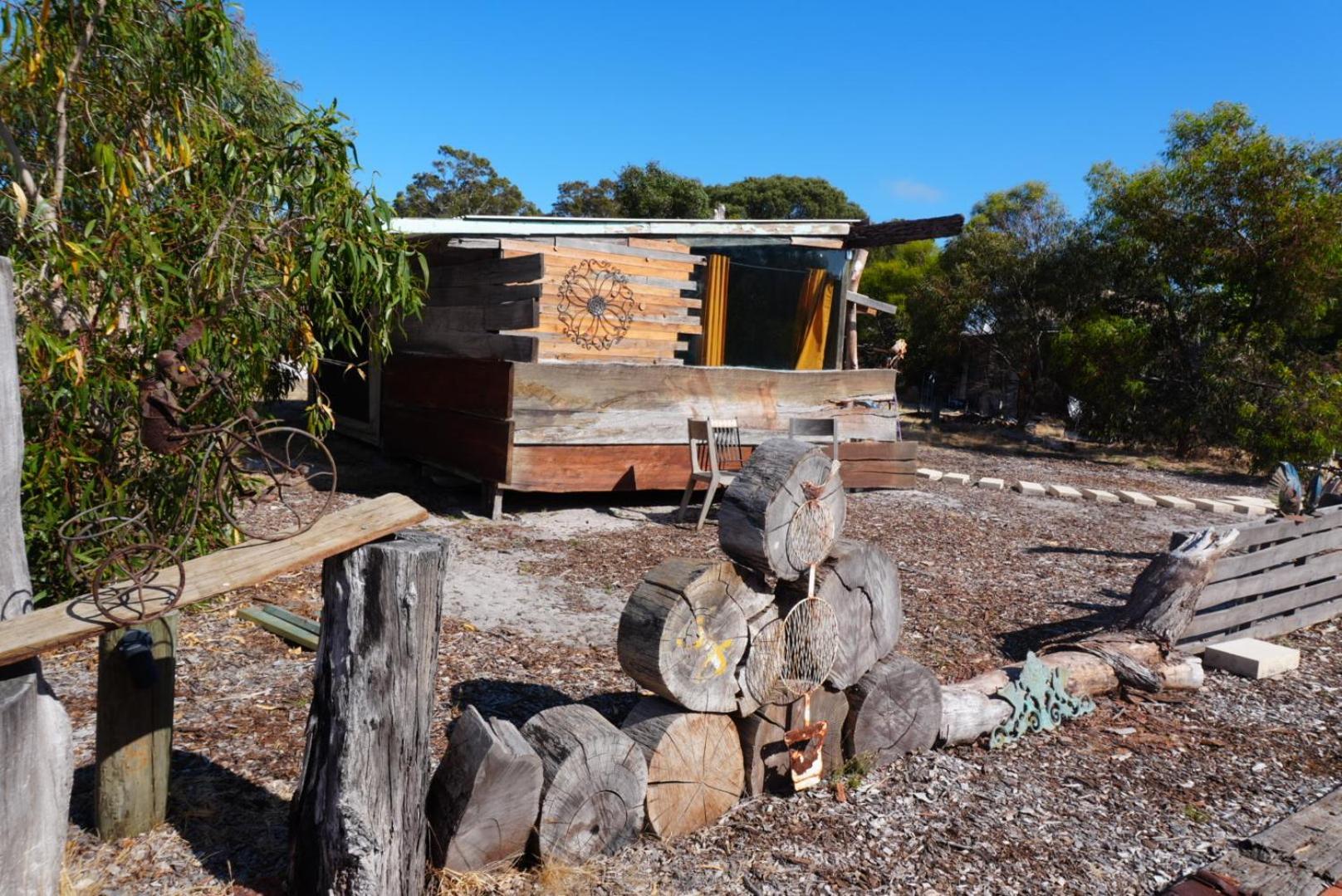 Silversprings Spa Retreat Pet Friendly Cottages And Glampings Metricup Exterior photo