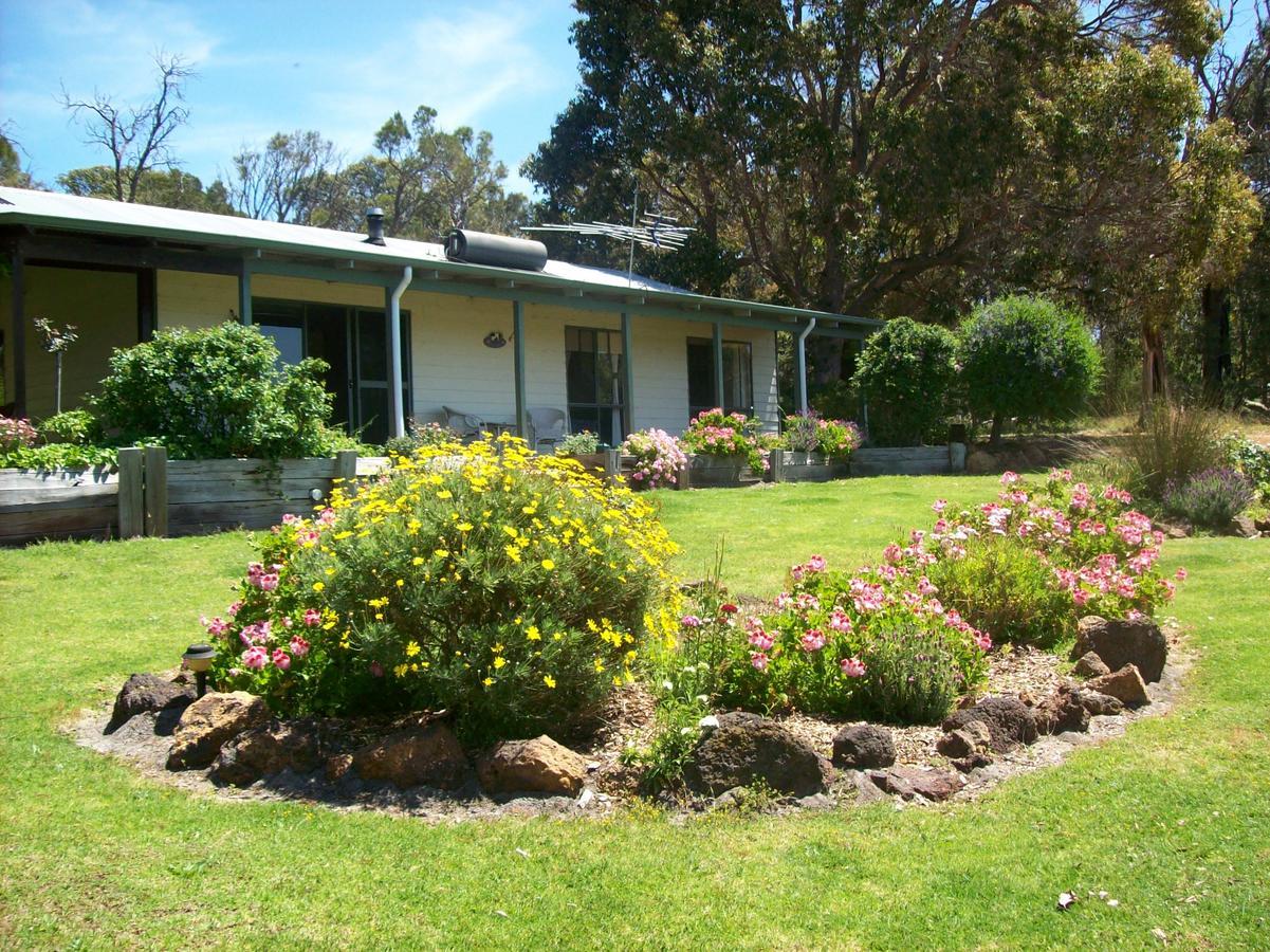 Silversprings Spa Retreat Pet Friendly Cottages And Glampings Metricup Exterior photo